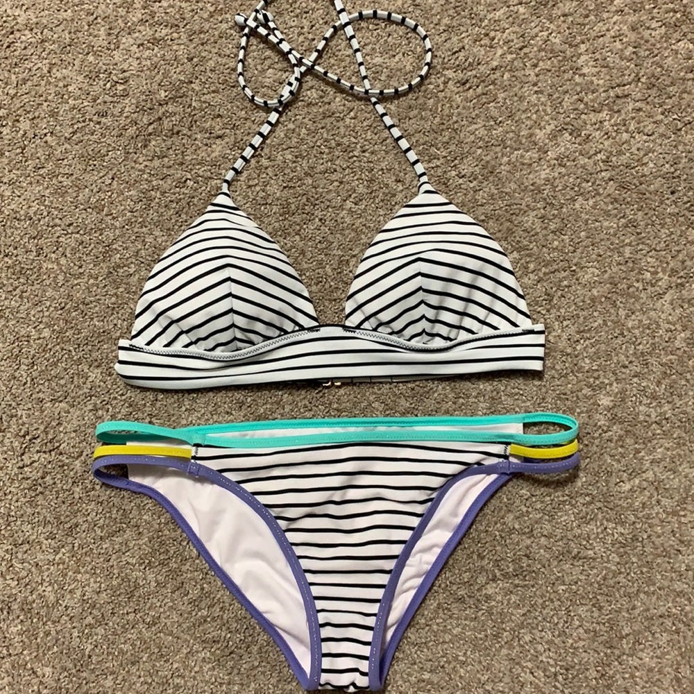 NWOT Victoria’s Secret bikini